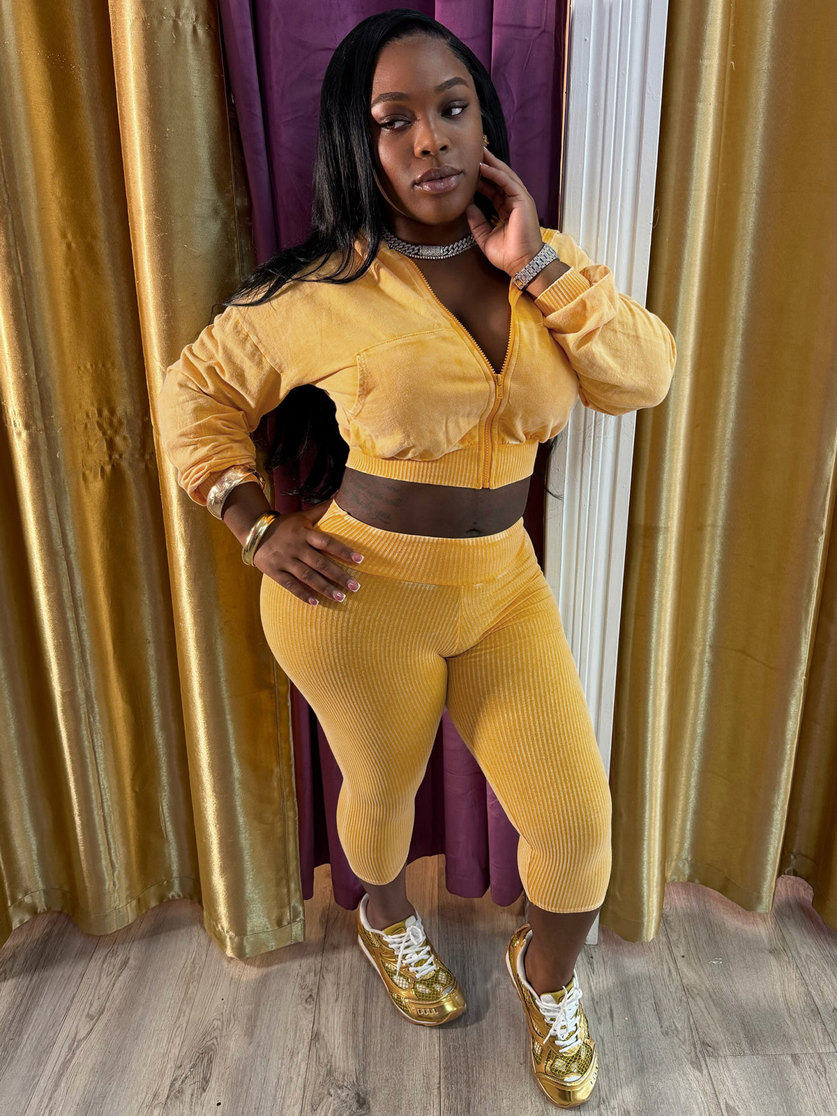 MB1734 Washed Ribbed Cropped Hoodie & Scrunch‑Butt Capri Leggings 2‑Piece Set